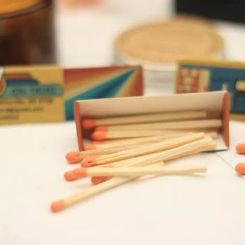 Factory Wholesale Short Wooden Stick Colorful Match Tip Household Hotel Matches with Customized Match Box - Sichuan Yelan International Trade Co., Ltd - China