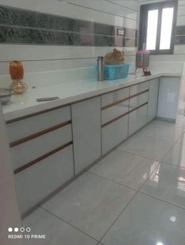 L-Shape Aluminium Glass Kitchen 10 20 Appearance Modern Material Aluminium Finish Type Polished Kitchen Design L-Shape Colour Red, Yellow, Blue, Natural, White, Purple, - Gujarat Profile - India