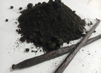 Vanilla Bean Aroma Intoxicating Flavor Rich Vanilla Sourcing Sustainably Sourced Form Whole Beans, Paste, And Powder Versatility Suitable For Baking, Cooking, And - GOLDEN NEO SPICES - Indonesia