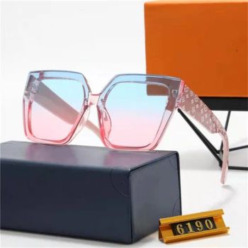 Fashionable Designer Sunglasses Famous Brands Wholesale Luxury Sunglasses - Quanzhou Fengze Xiaoshu Pear Trading Co., Ltd. - China