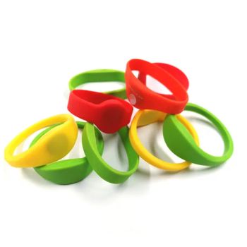 Gym and Swimming Pool Silicone NFC Wristband Rfrid Bracelet - Dongguan Chengda Rubber and Plastic Co., Ltd - China