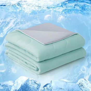 Fluffy Cooling Blanket Double Sided Cooling Comforter for Hot Sleepers - Hangzhou Yiying Trade Co., Ltd. - China