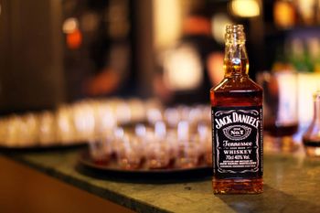Cheap price Jack Daniels Whisky ready for export with fast delivery and smoky finish - MT Trading GmbH - Germany