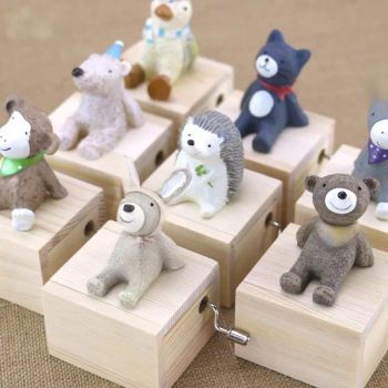 Wholesale Price OEM Manufacturer Personalized Caja Musica Kids Birthday Gifts Crafts Hand Crank Wood Wooden Small Mini Custom Musical Music Boxes Factory - Yiwu Superstar Creation Company - China
