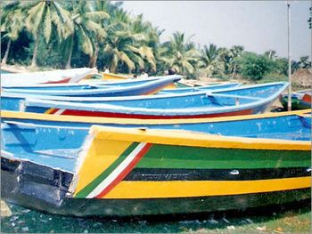 FRP Fishing Boats Material Fibreglass Maintenance Service Experienced Team Provides Best Maintenance - Bhagwati Fibers - India