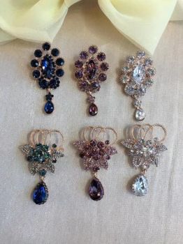 Custom High-Grade Water Droplets Brooch Jewelry Metal Brooches Rhinestone Flower Brooch Pins for Women for Clothes - Guangzhou Incfon Garment Accessory Co., Ltd. - China