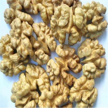 Organic Premium Walnut Kernels for export - SAEBYGARD AVLSGARD A/S - Denmark