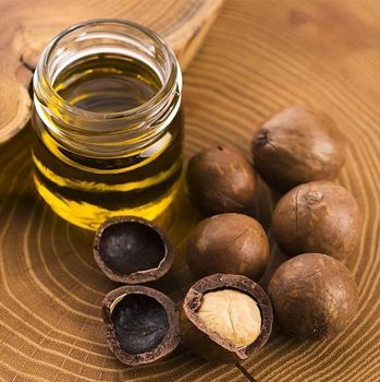 Refined Macadamia Oil Lightweight Formula Suitable For Gourmet Recipes Cosmetic Applications And Body Care With Smooth Silky Finish Texture - Carla Pisselli Commercio - Brazil
