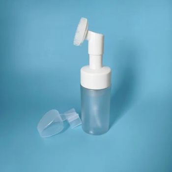 100ml Pet Soap Foam Pump Bottle with Brush Facial Cosmetic Packaging Bottle - Shaoxing Derong Import & Export Co., Ltd. - China