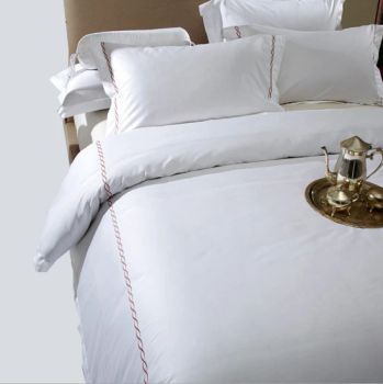 Wholesale 80/20 Bleached White 300tc Cotton Polyester Hospitality Linen Percale Fabric Woven for Hotel Bedding - Nantong Aomian Textile Co., Ltd. - China