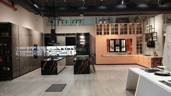 Wooden 3 Doors Lacquered Glass Finesh kitchen, For Bedroom, With Locker - Sannidhi Modular Kitchen - India
