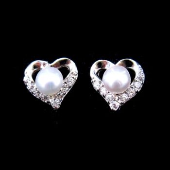 Pure Silver Stub Charm Pearl Heart Earrings for Girls Size 7+7 mm Usage Gifts Style Creative Shape Heart Shaped Processing - Shenzhen Chenqi Limited - China