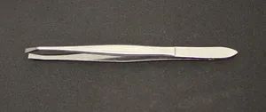 Quality Beauty Tweezers Flat Squared Tips Sf15131 - KUM Beauty Shanghai Co., Ltd. - China