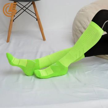 Wholesale Scooter Grip Socks Football Shin Guards Protective Gear Stockings - Jiangsu Qianlima Stockings Co., Ltd. - China