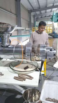 Low cost fee oil plant for palm / peanut / soy bean / sesame - Amir - Iran