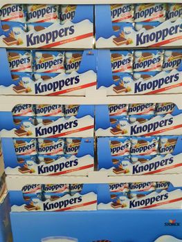 Wholesale Knoppers Delicious Crispy Wafer Snack with Smooth Creamy Filling Ideal for Grocery Stores - PLANETE COMMERCE - France