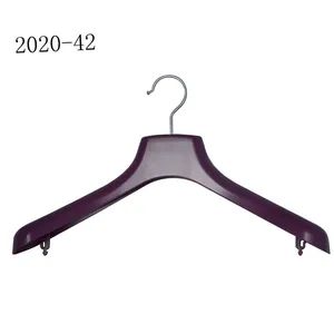 Board Shoulder Heavy Clothes Display Plastic Hanger on Sale MOQ 3000PCS Origin China Trademark yy Model NO. 2020 HS Code - Dongguan Yongzhao Hardware Products Co., Ltd. - China