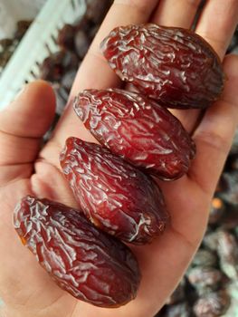 Premium Jumbo Medjool Dates from Ali Dates Premium Jumbo Medjool Dates - Ali Dates - Jordan