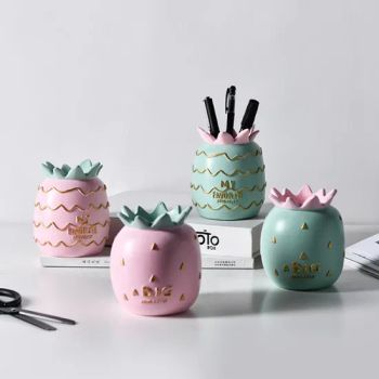 Ins Makeup Brush Holder Desk Supplies Organizers Resin Pineapple Shaped Pen Holder - Quanzhou Hogao Arts and Crafts Co., Ltd. - China
