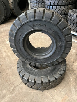 Factory Price Bias Industrial Tire Solid Rubber Forklift Tyres .Port tyre Mine mine tires engineering machinery radial tires block - Almaa SCS - Belgium