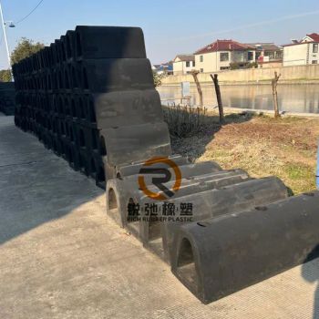 EPDM Anti-Collision Rubber Ship Spinning Anti-Collision Rubber Strip Protection Rubber Strip - Dezhou Rich Rubber and Plastic Products Co., Ltd. - China