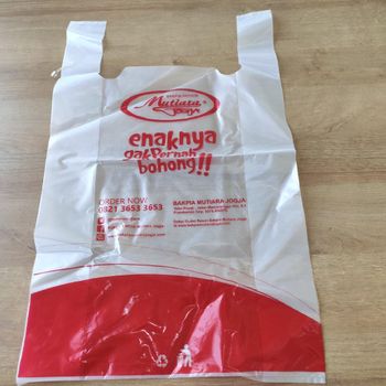 Plastic Roll & Bag Seal Type Bottom Seal, Side Seal Product Forms Poly Mailer, Roll Film Application Use T-shirt, Flyer - CV Sinar Joyoboyo Plastic - Indonesia
