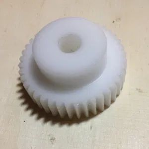 OEM POM Delrin Spur Gear M0.5-M12 HRC58-62 15D Machining DIN5-8 - Cimo Transmission Co., Ltd - China