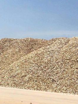 Dried Cassava Chips (Raw) Fiber Content ≤5% Starch Content ≥65% Moisture Content ≤14% Arsenic Level ≤1.0 Ppm Sand And Silica Content ≤3% - Harman Global Synergy - Malaysia