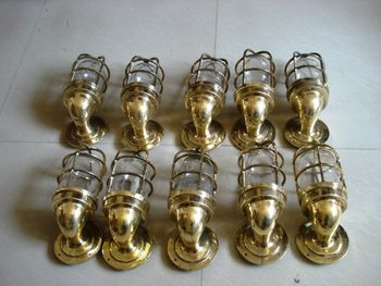 Marine Wall Mount Brass Passage Light Material Brass Weight 2.5 Kilo Style Ocenic Style Manufacturing Origin U. S. A. - Brass Blessing - India