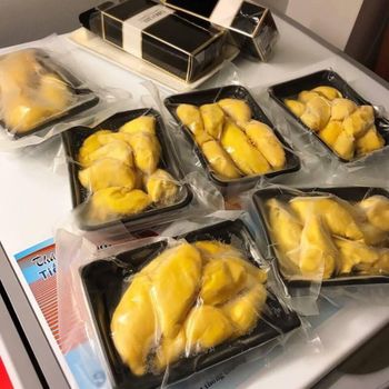 FROZEN MONTHONG THAI DURIAN/ FRESH DURIAN/ DRIED DURIAN Style Fresh Weight (kg) 3 Grade Premium Cultivation Type GMO Brand Name Gia gia - GIA GIA NGUYEN CO., LTD - Vietnam