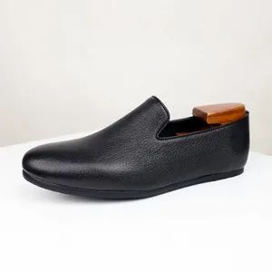 Classic Brown Leather Dress Shoes for Timeless Elegance Toe Round Gender Male Color Yellow Season Autumn Material - Wuxi Glolinker Technology Co., Ltd. - China