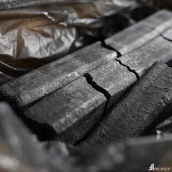Natural Lump Hardwood Charcoal Uniform Pieces High Energy Fuel Bulk Quantity Supply For Industrial Buyers from THE GREEN INTERNATIONAL LIMITED Natural Lump Hardwood Charcoal Uniform Pieces High Energy Fuel Bulk Quantity Supply For Industrial Buyers - THE GREEN INTERNATIONAL LIMITED - Tanzania