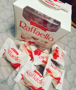 Premium Raffaello Crispy Coconut Almond Cream Wafer Candy Excellent Quality Wholesale Price Fresh Sweet Gift Treat - PLANETE COMMERCE - France