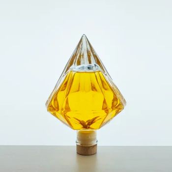 Customized Diamond Shape 500ml Blown Glass Liquor Bottles with Corks - Heze Rising Glass Co., Ltd - China