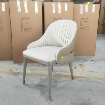 Modern Armrest Fabric Dining Chairs for Breakfast Bar Coffee Shops Cafeteria Wood Leg Catering Cafe Chairs Restaurant - Foshan Hanse Industrial Co., Ltd. - China