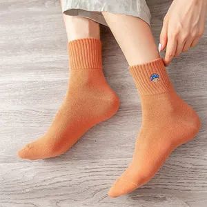 Autumn Winter Breathable Combed Cotton Mushroom Embroidery Cute Womens Cotton Crew Socks - Foshan Youyan Clothing Co., Ltd. - China