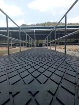 Durable Rubber Flooring for Horse Stables and Livestock Safety - Qingdao Guanshan Industry Co., Ltd - China