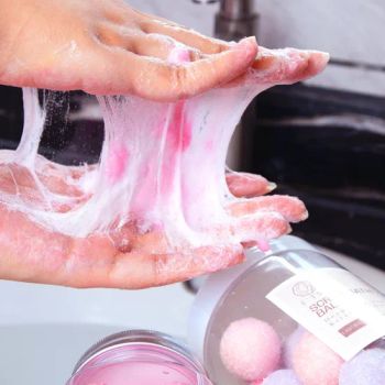 Factory High-Quality Organic Gentle Cleansing Bath Candy Exfoliating Brightening Sugar Scrub Balls Body Care - Guangzhou Shiruoni Cosmetics Co., Ltd. - China