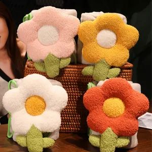 2024 Four Seasons Plants Flowers Plush Polyester Fiber Multiple Colors Blanket - SHAOXING GOLD SUN TEXTILE CO., LTD. - China