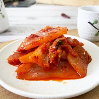 Top Quality Fresh Natural Organic Red Korea Cabbage Pickles Spicy Korean Kimchi From Gaishi - Dalian Enjoy International Trade Co., Ltd. - China