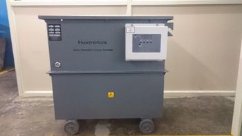 Three Phase 10 KVA Oil Servo Controlled Voltage Stabilizer, 98% - Fluxtronics - India