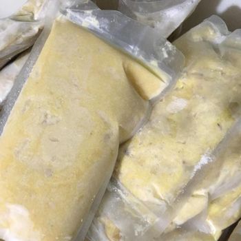FROZEN WHOLE DURIAN Grade A Type RI6 Total Cartons 1250 Quantity 1 Cont 40ft FOB Price 82,800.00 USD Shape WHOLE/PUREE/SEEDLESS - Viet Delta - Vietnam