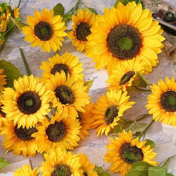 New Arrival Wholesale Artificial Flower Artificial Sunflower Flower for Wedding Birthday Party Decoration - Hangzhou Zizhou Trading Co., Ltd. - China