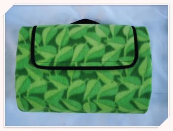 Waterproof Outdoor Fleece Surface Picnic Blanket Beach Mat - NINGBO EAST ISLAND IMPORT & EXPORT CO., LTD. - China