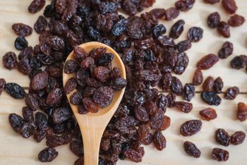100% Natural Gold & Green Raisins Place of Origin Thailand Grade AA -  DAEWKAEW PANTAMANG Co., Ltd - Thailand