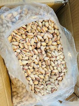 Pistachio nuts Grade A Moisture Content 10% Max Packaging Options 10kg Or 20kg Bags, Or Vacuum-packed - Heron Cove Estate pty ltd - South Africa