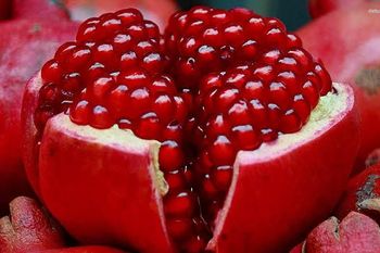 Pomegranates - Lawana and Sons Supplies - South Africa