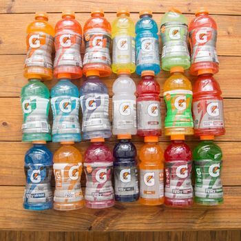 Wholesale Premium Quality GATORADE SPORT DRINK Gatorade G2 Perform Sports Drink Variety Pack 24 x 591 ml from PLANETE COMMERCE Wholesale Premium Quality GATORADE SPORT DRINK Gatorade G2 Perform Sports Drink Variety Pack 24 x 591 ml - PLANETE COMMERCE - France