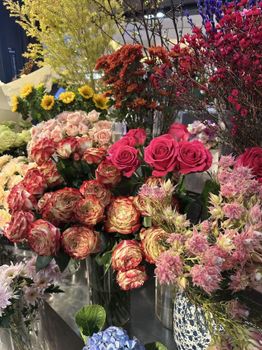 Fresh Cut flowers Quality Quality assurance Packaging Custom Packaging Freight Method Air Freight Sourcing Model Direct Farm And Distributor Connections - CX Trading - Singapore