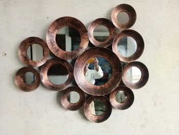 Home Decor Metal Decor, Box Shape Circle Material Metal Design Home Decor Packaging Type Box Usage/Application Home - Art Studio - India
